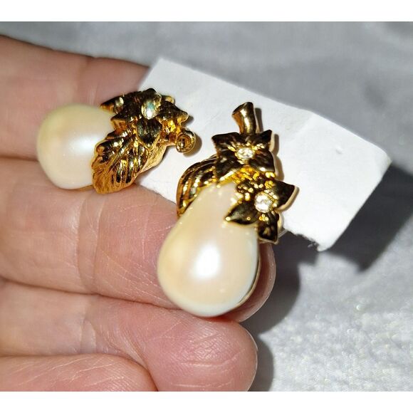 Avon Vintage Women's Earrings Pear Shaped Pierced Glass Pearl Elegant Gold Tone - Picture 7 of 7